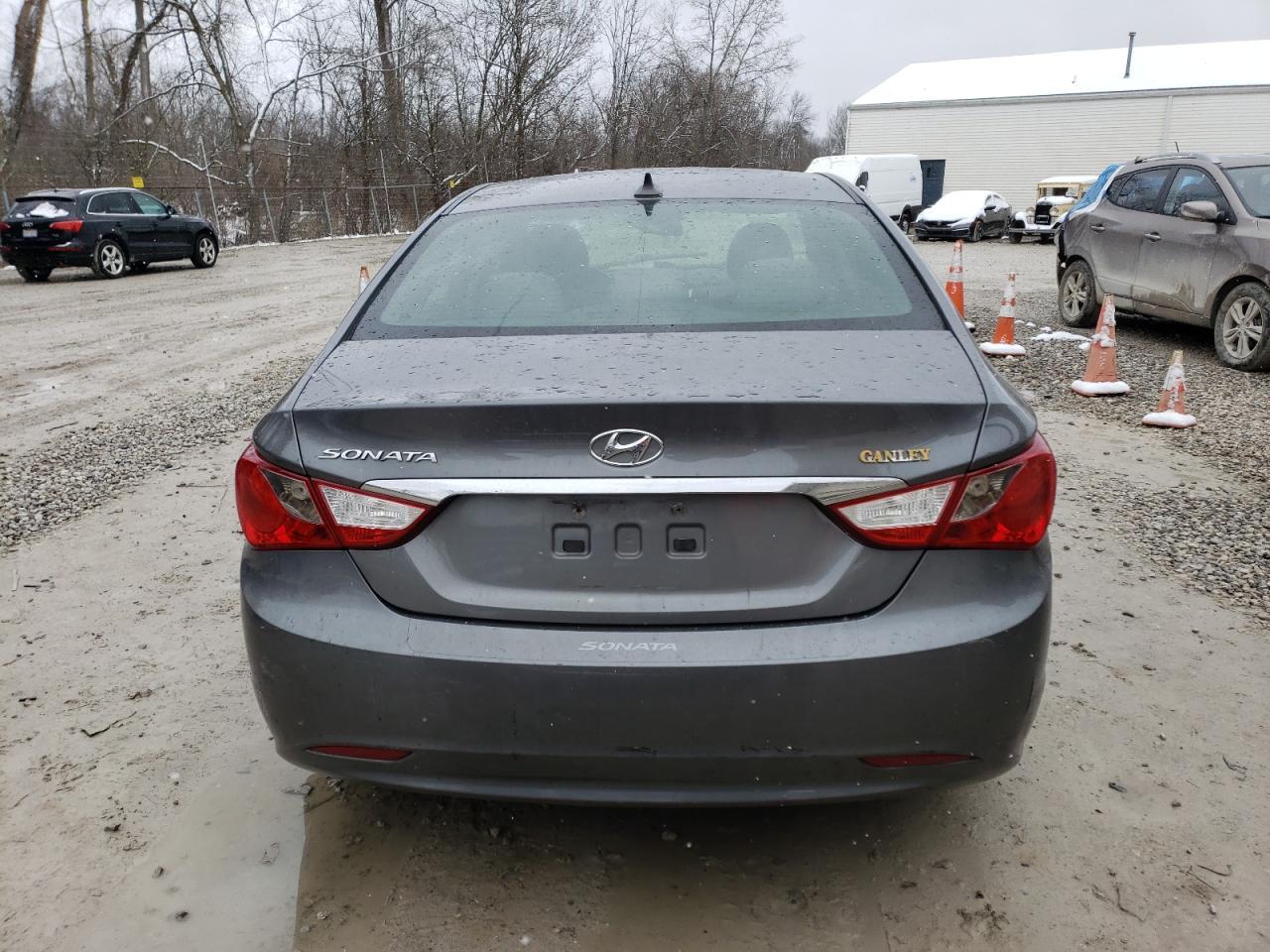 2013 HYUNDAI SONATA GLS - Image 6