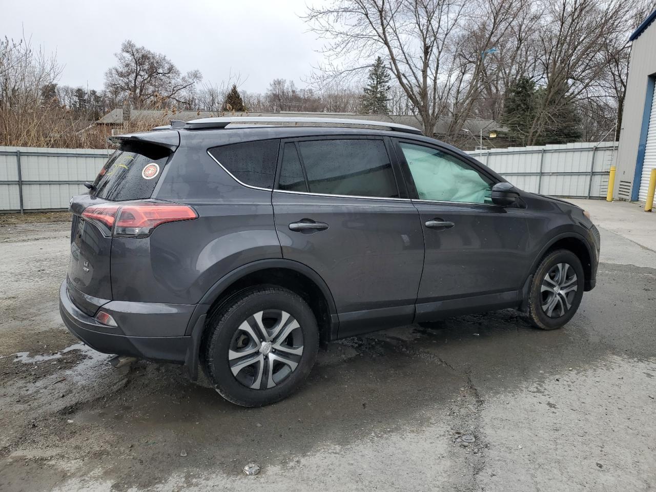 2018 TOYOTA RAV4 LE - Image 3