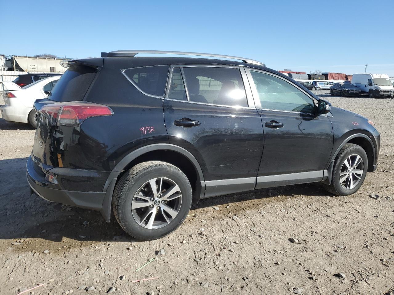 2017 TOYOTA RAV4 XLE - Image 3