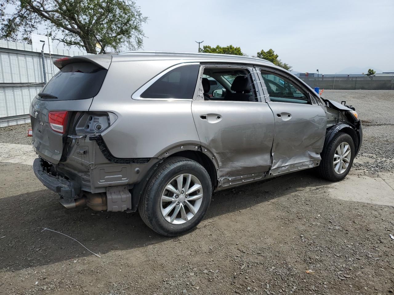 2016 KIA SORENTO LX - Image 3