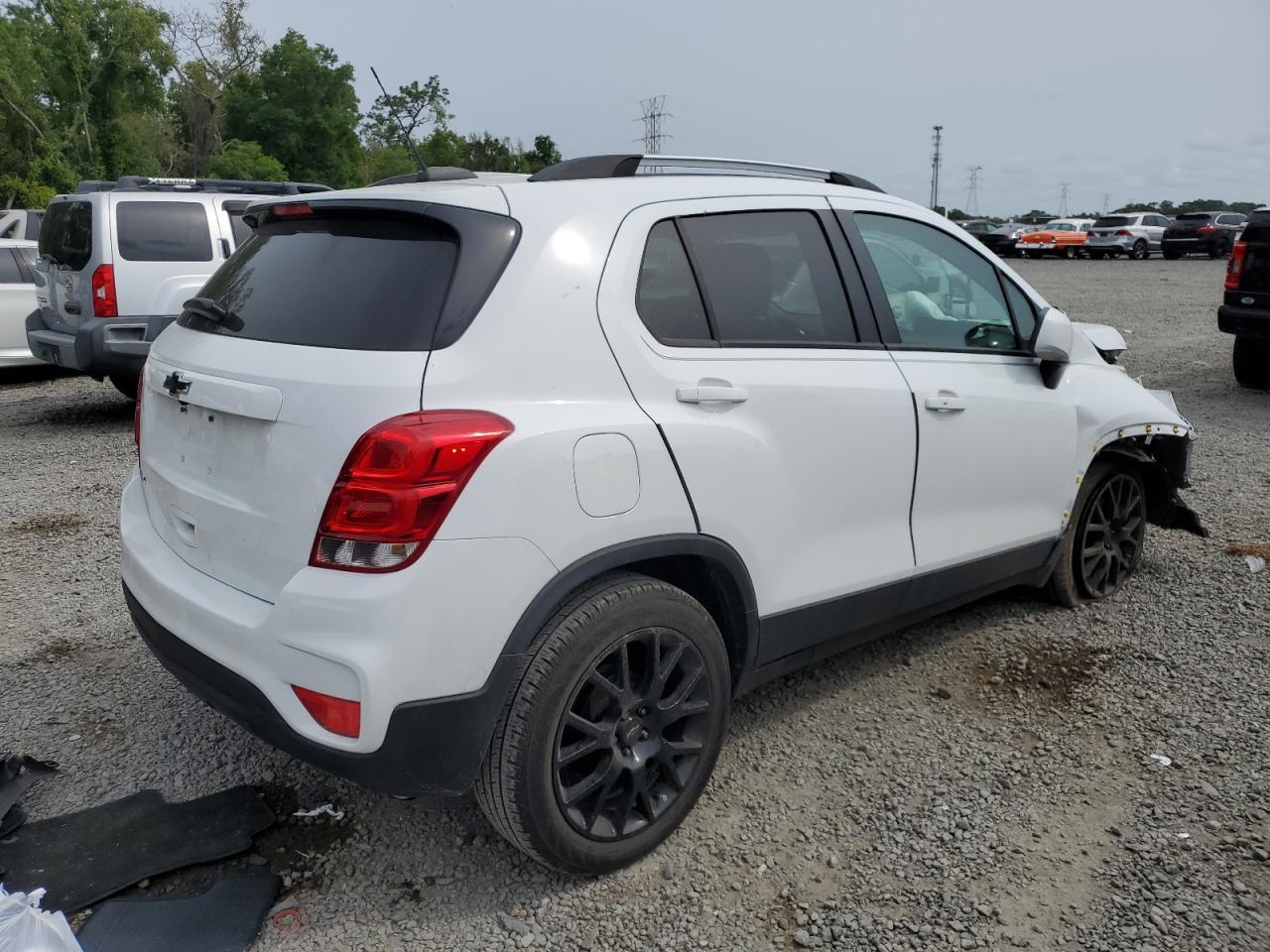 2021 CHEVROLET TRAX 1LT - Image 3