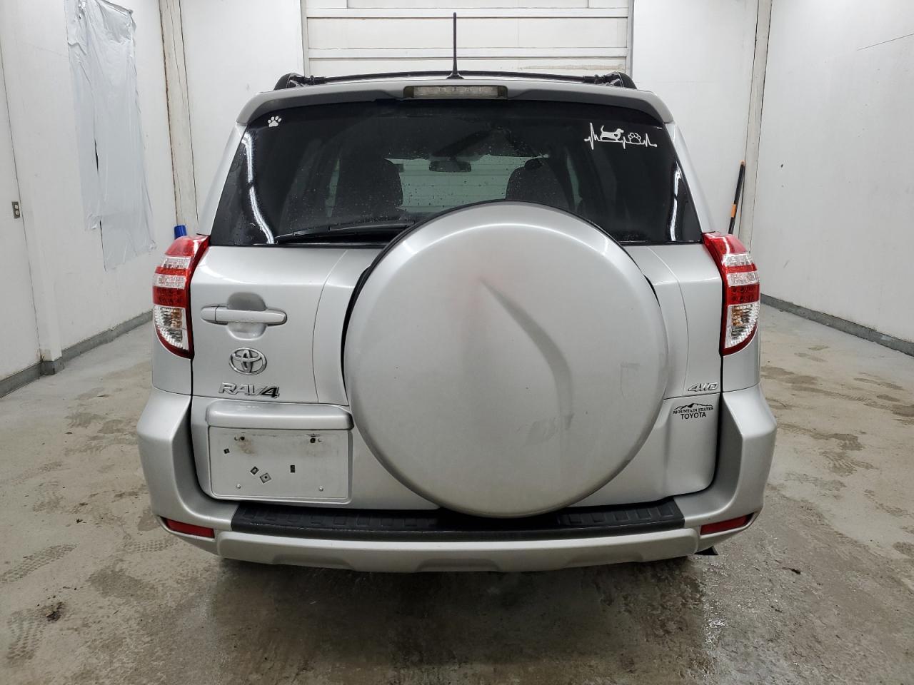 2011 TOYOTA RAV4 - Фото 6