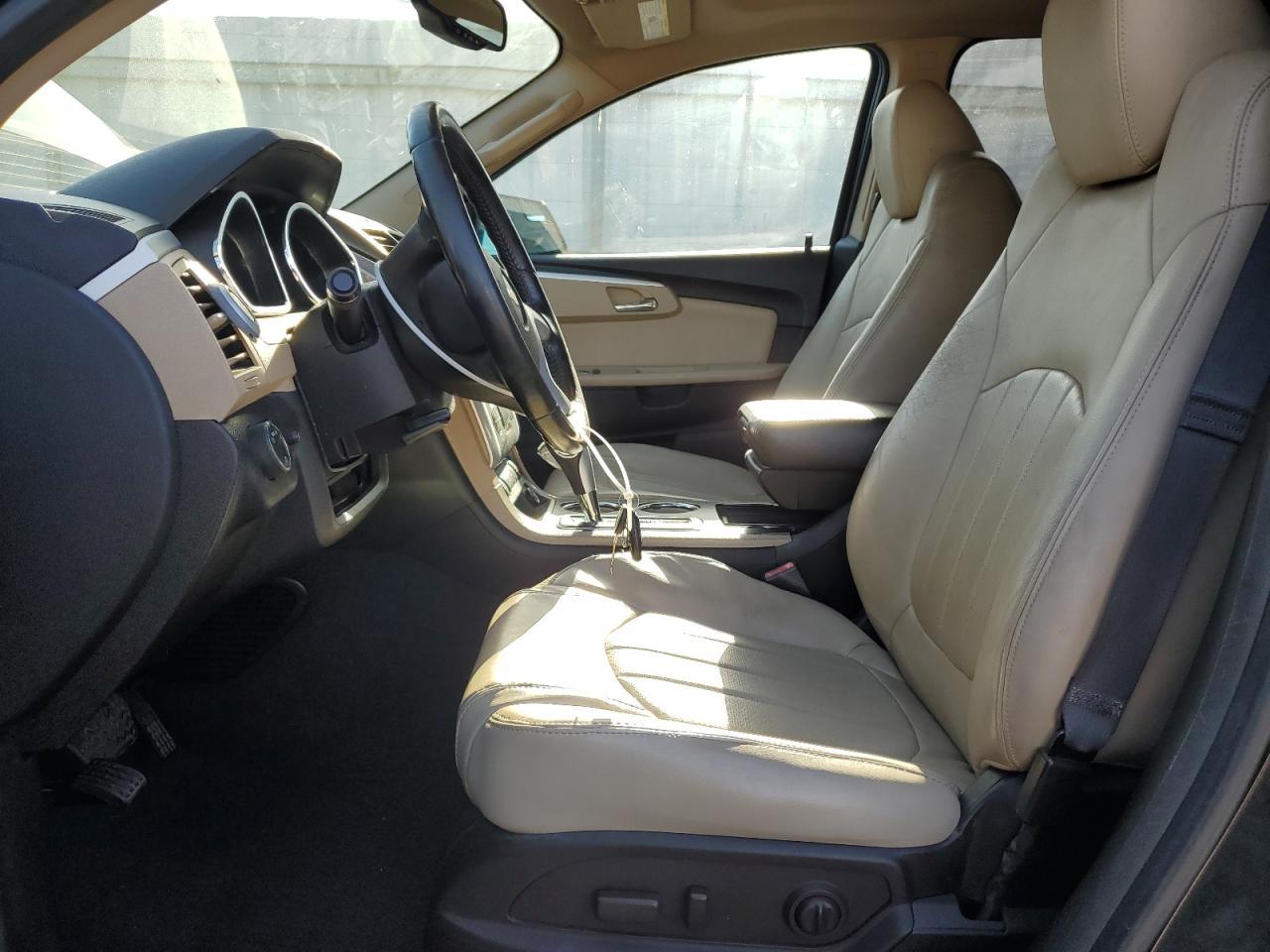2011 CHEVROLET TRAVERSE L - Image 7