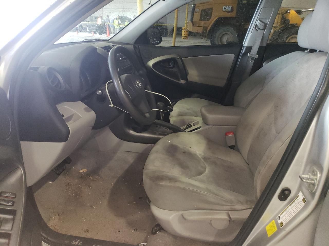 2011 TOYOTA RAV4 - Image 7