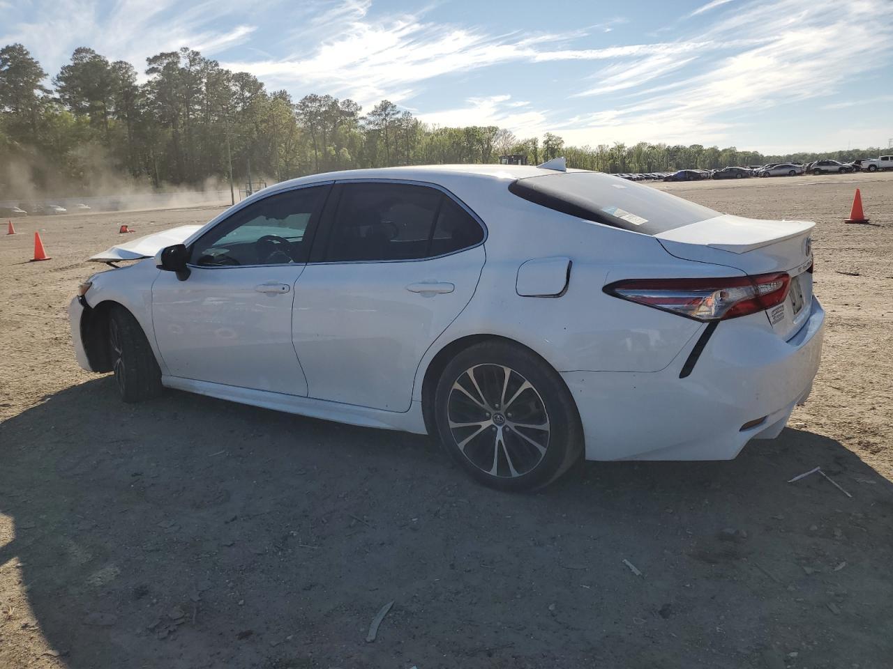 2019 TOYOTA CAMRY L - Фото 2