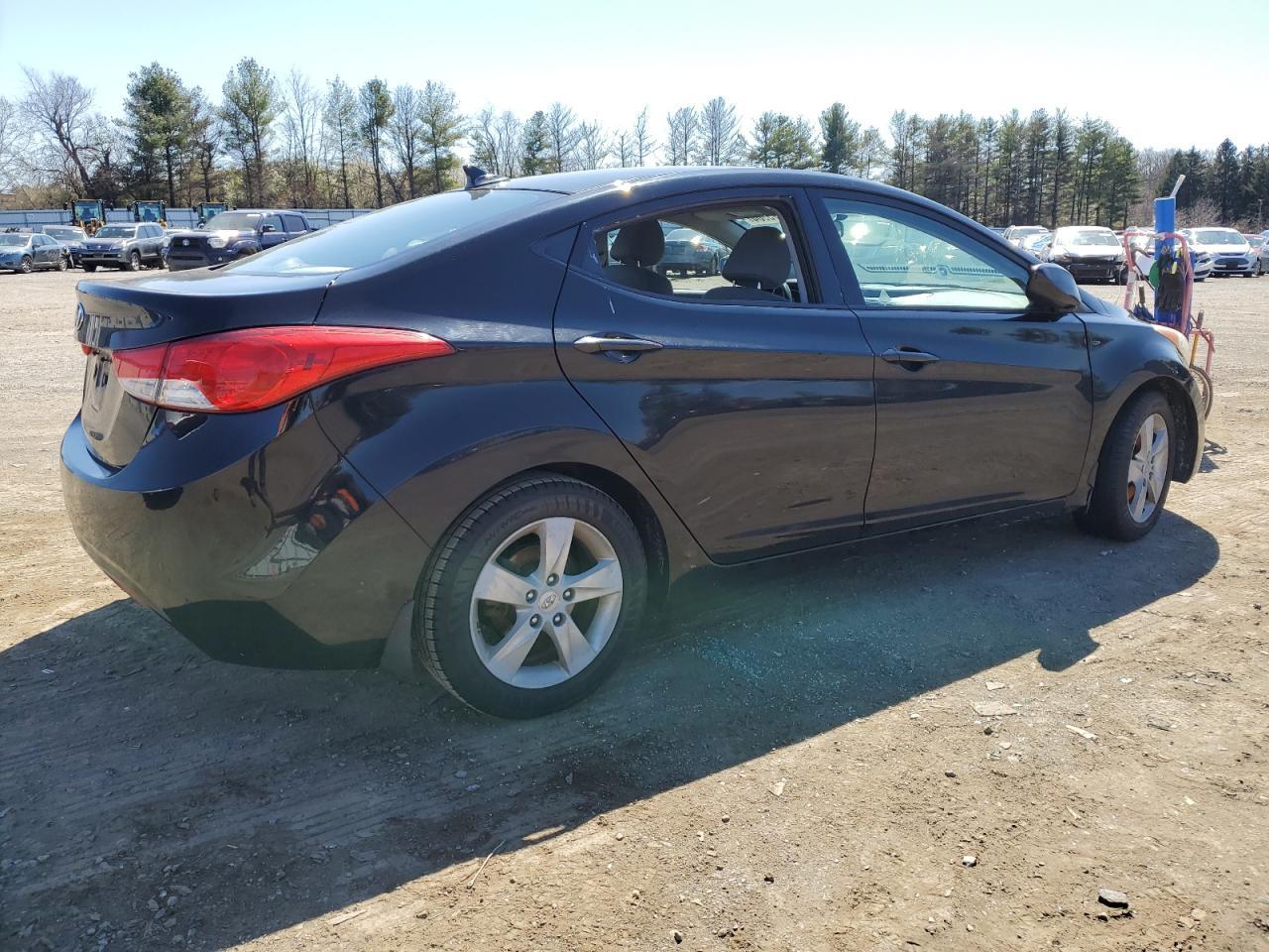 2013 HYUNDAI ELANTRA GL - Image 3