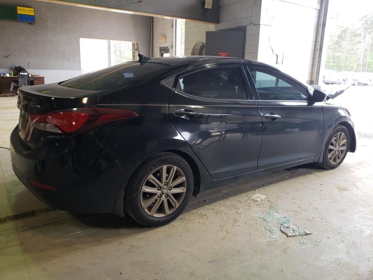 2015 HYUNDAI ELANTRA SE - Image 3