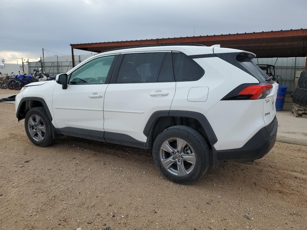 2022 TOYOTA RAV4 XLE - Image 2
