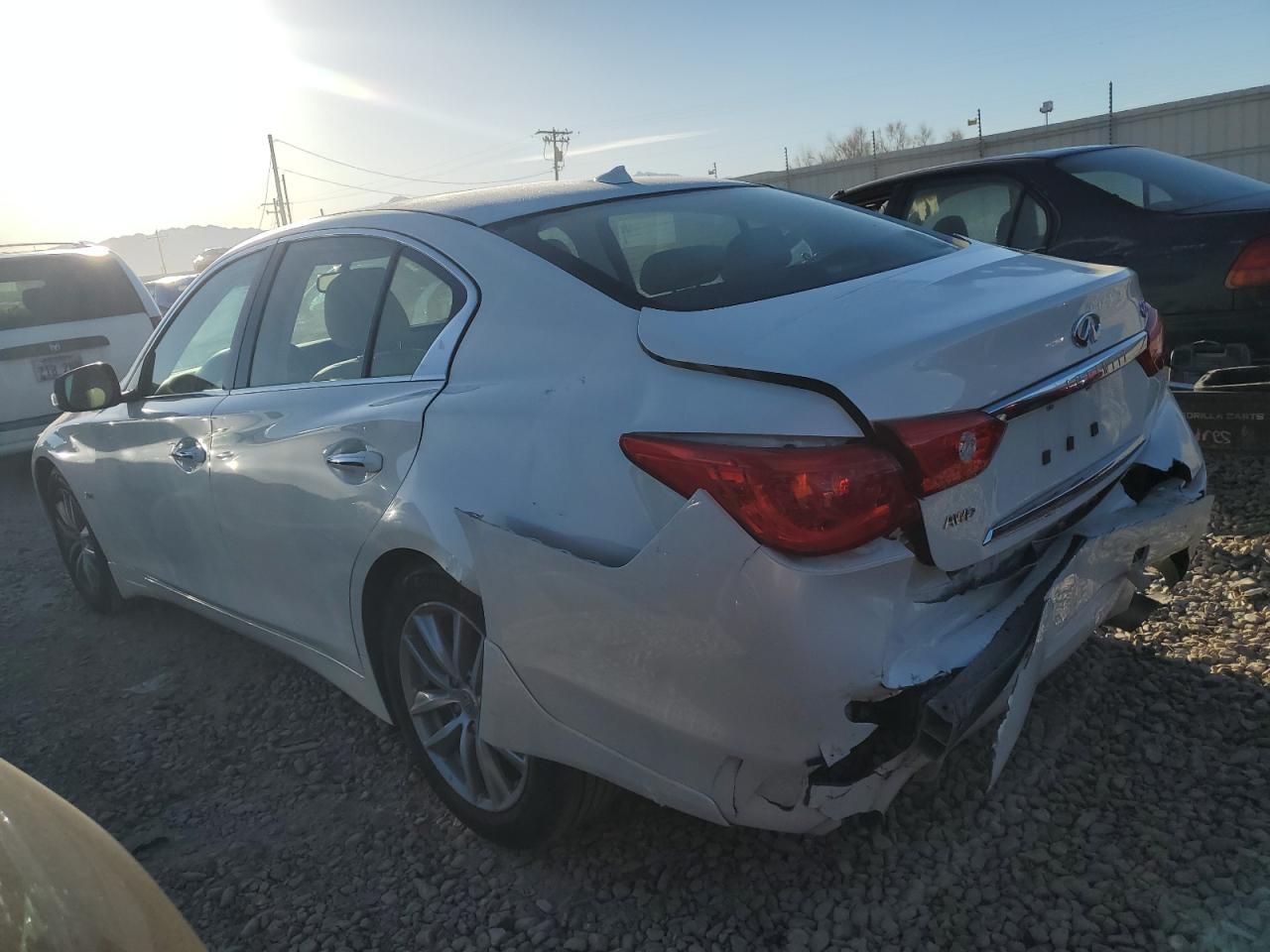 2016 INFINITI Q50 PREMIU - Фото 2