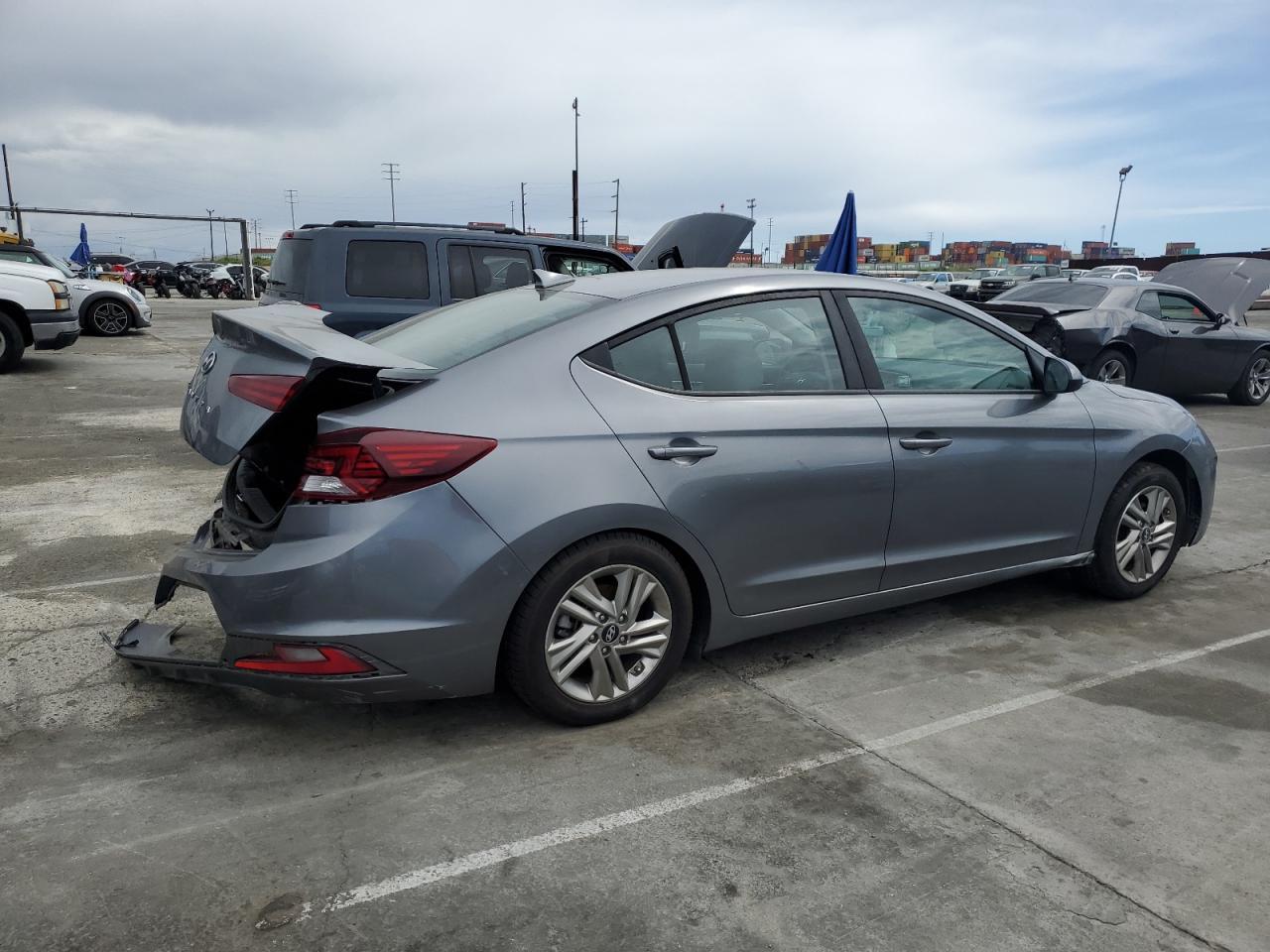 2019 HYUNDAI ELANTRA SE - Фото 3