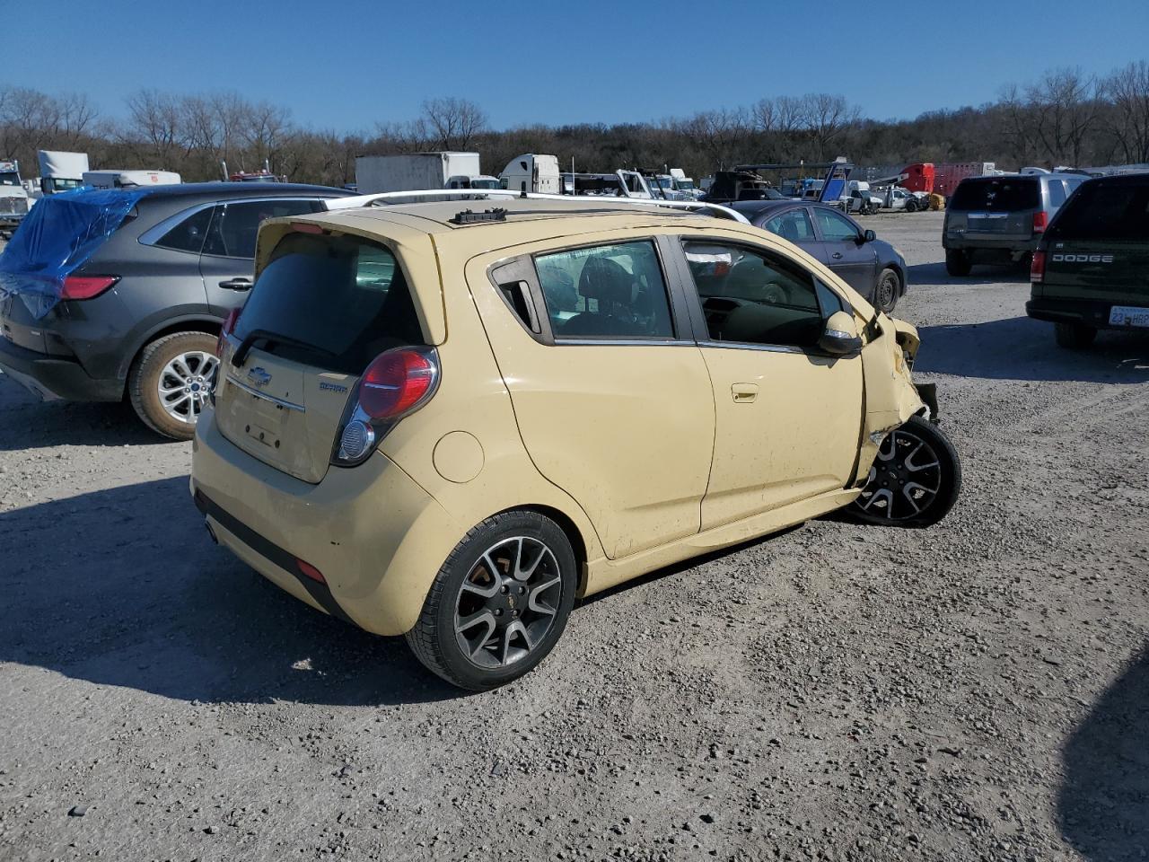 2015 CHEVROLET SPARK 2LT - Image 3