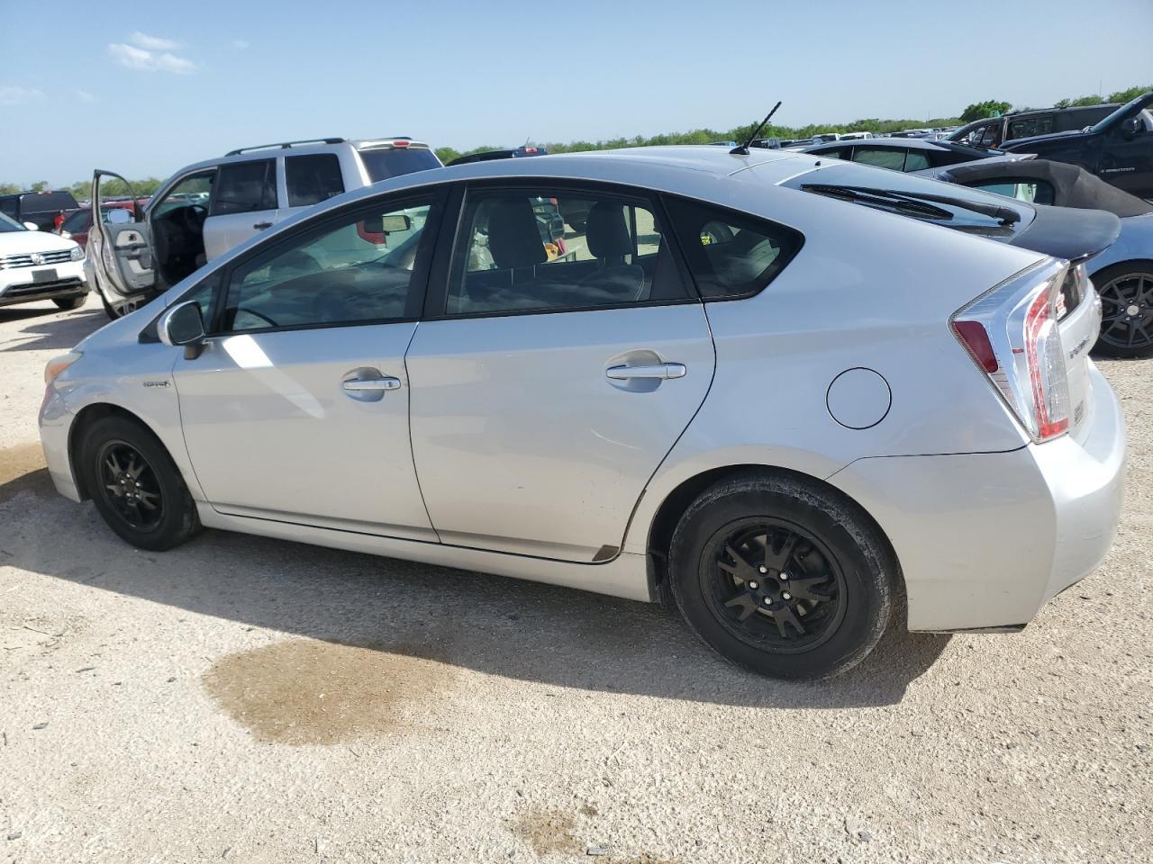 2013 TOYOTA PRIUS - Image 2