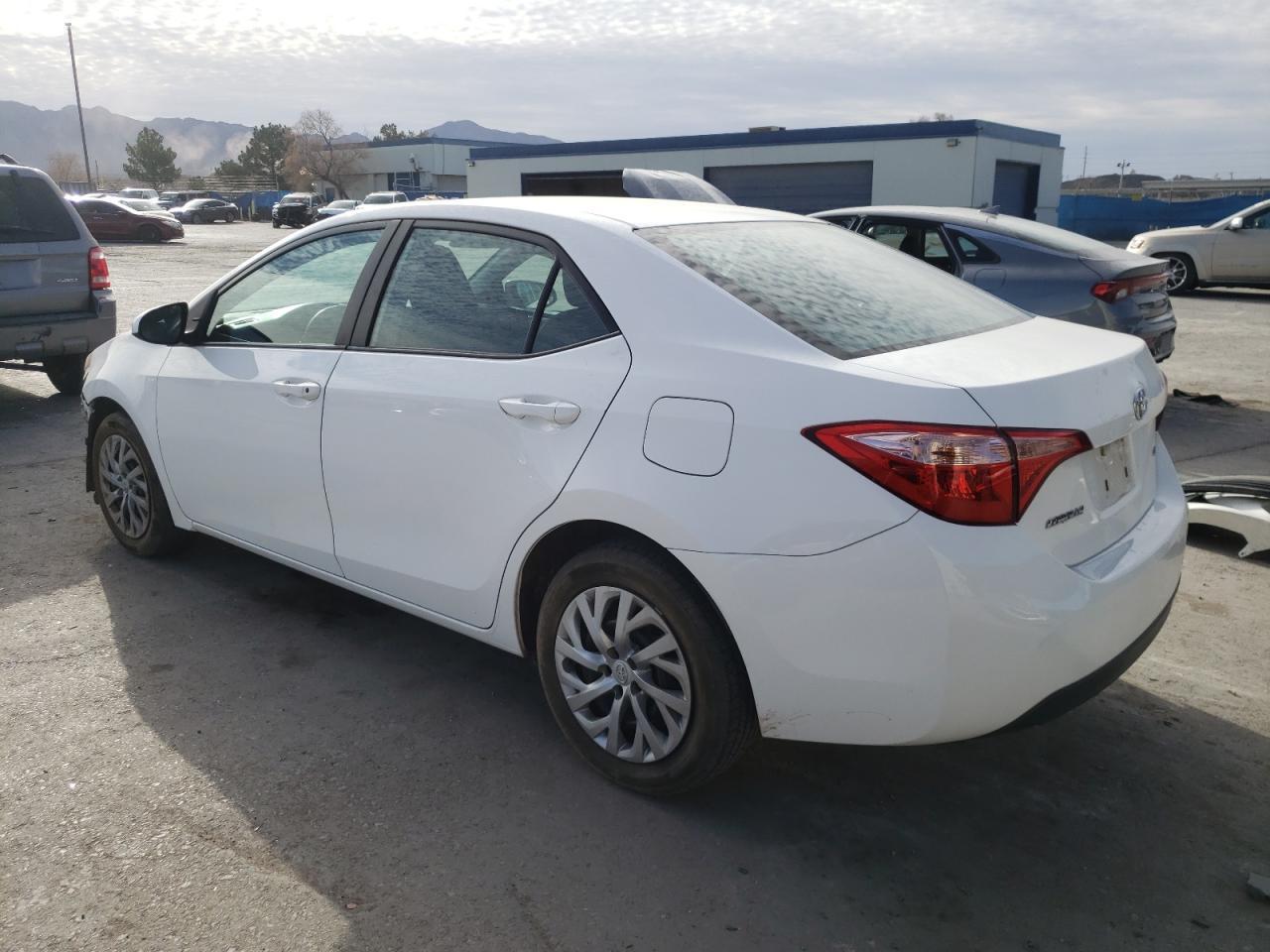 2018 TOYOTA COROLLA L - Фото 2