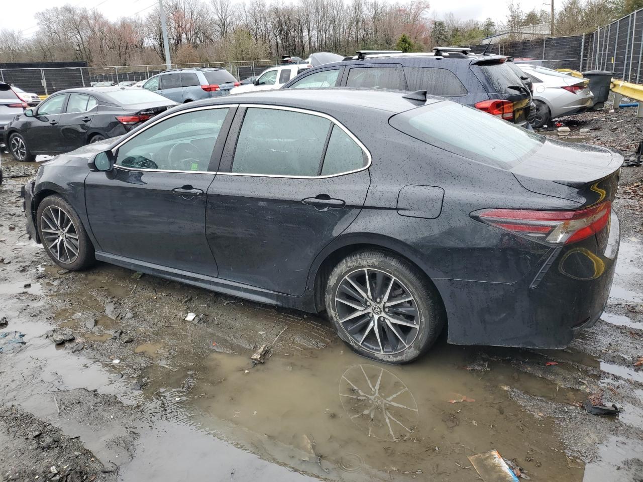 2021 TOYOTA CAMRY SE - Фото 2