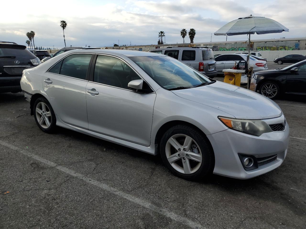 2014 TOYOTA CAMRY L - Фото 4