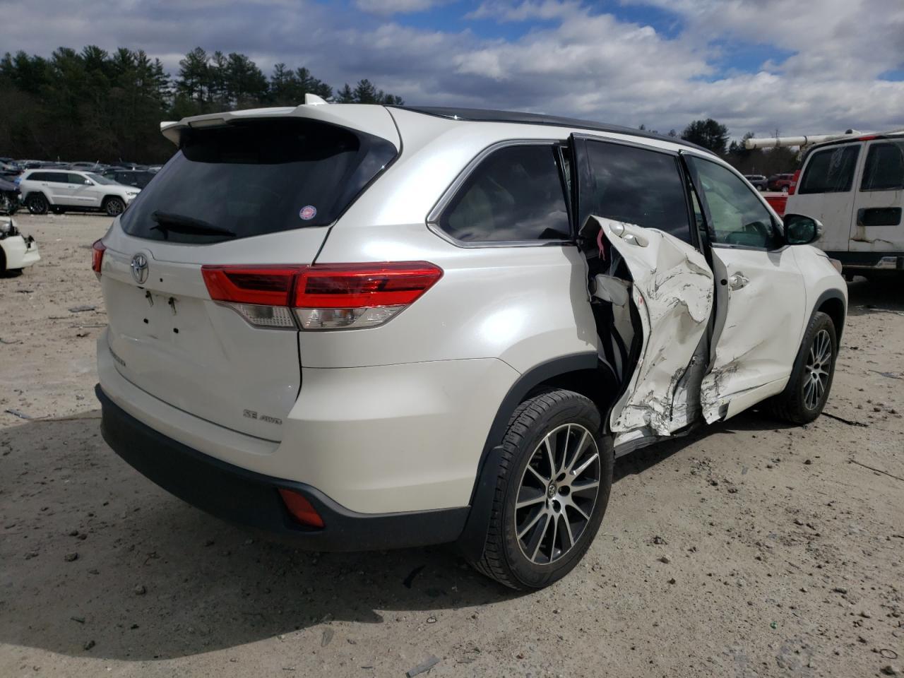 2018 TOYOTA HIGHLANDER - Image 3