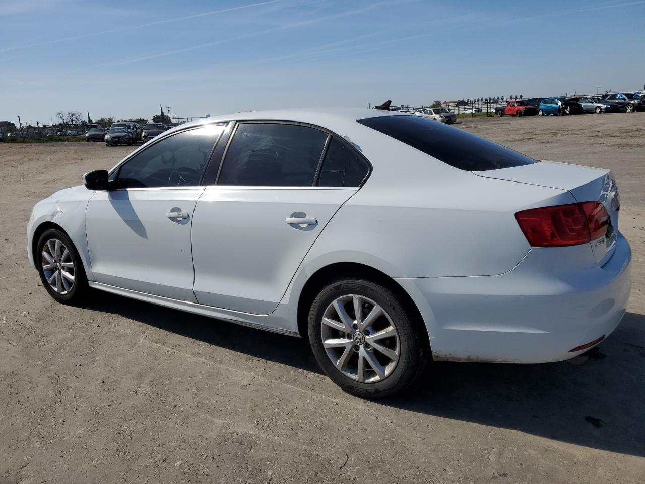 2014 VOLKSWAGEN JETTA SE - Image 2