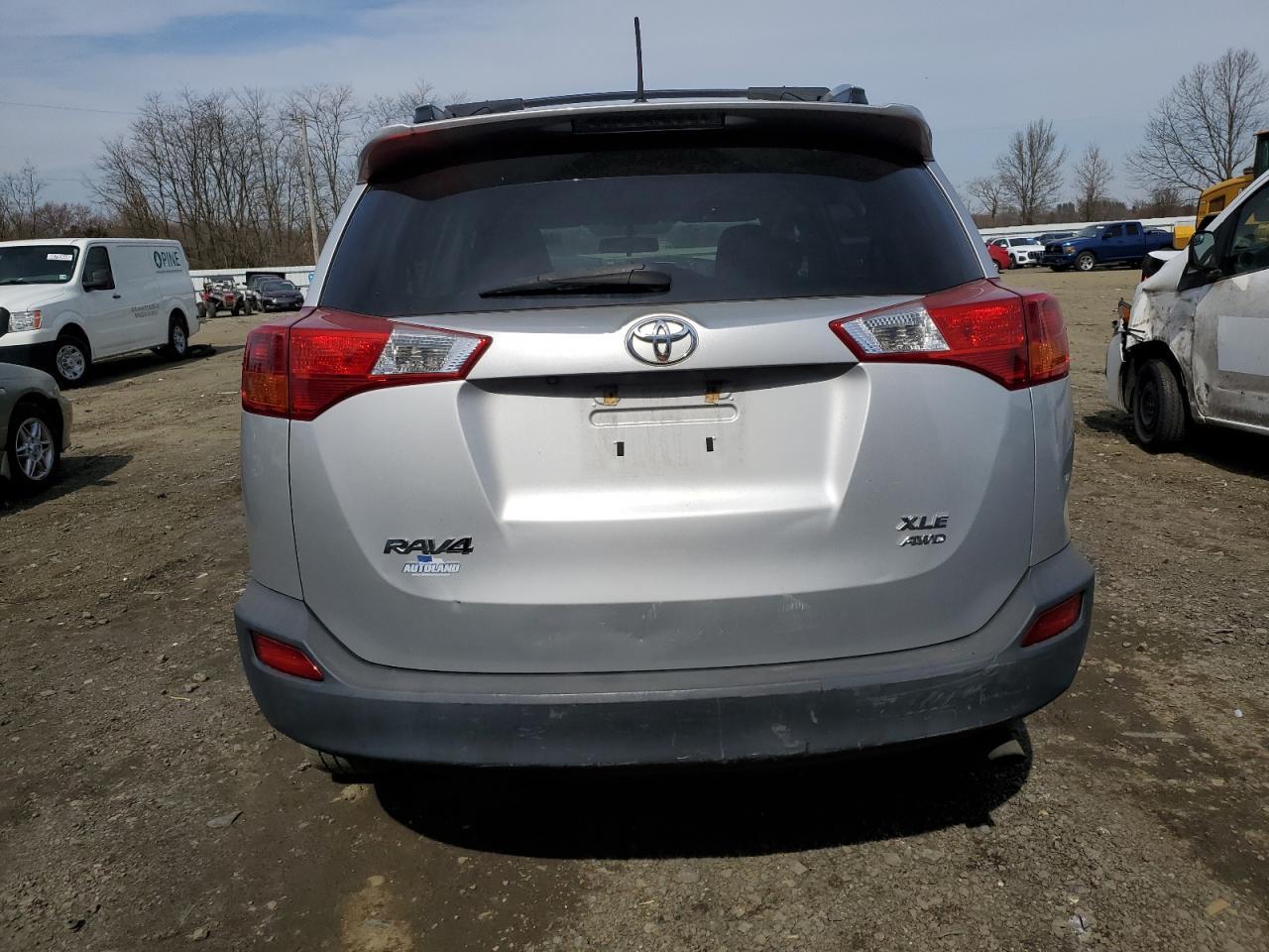 2015 TOYOTA RAV4 XLE - Фото 6