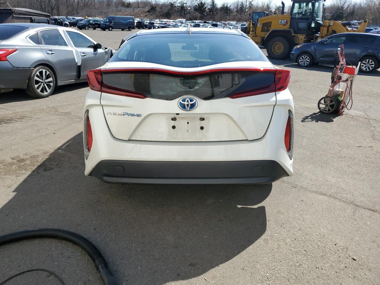 2018 TOYOTA PRIUS PRIM - Фото 6