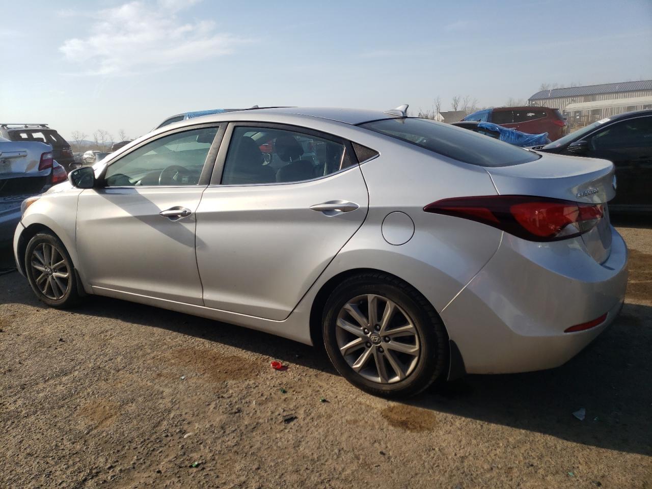 2015 HYUNDAI ELANTRA SE - Image 2