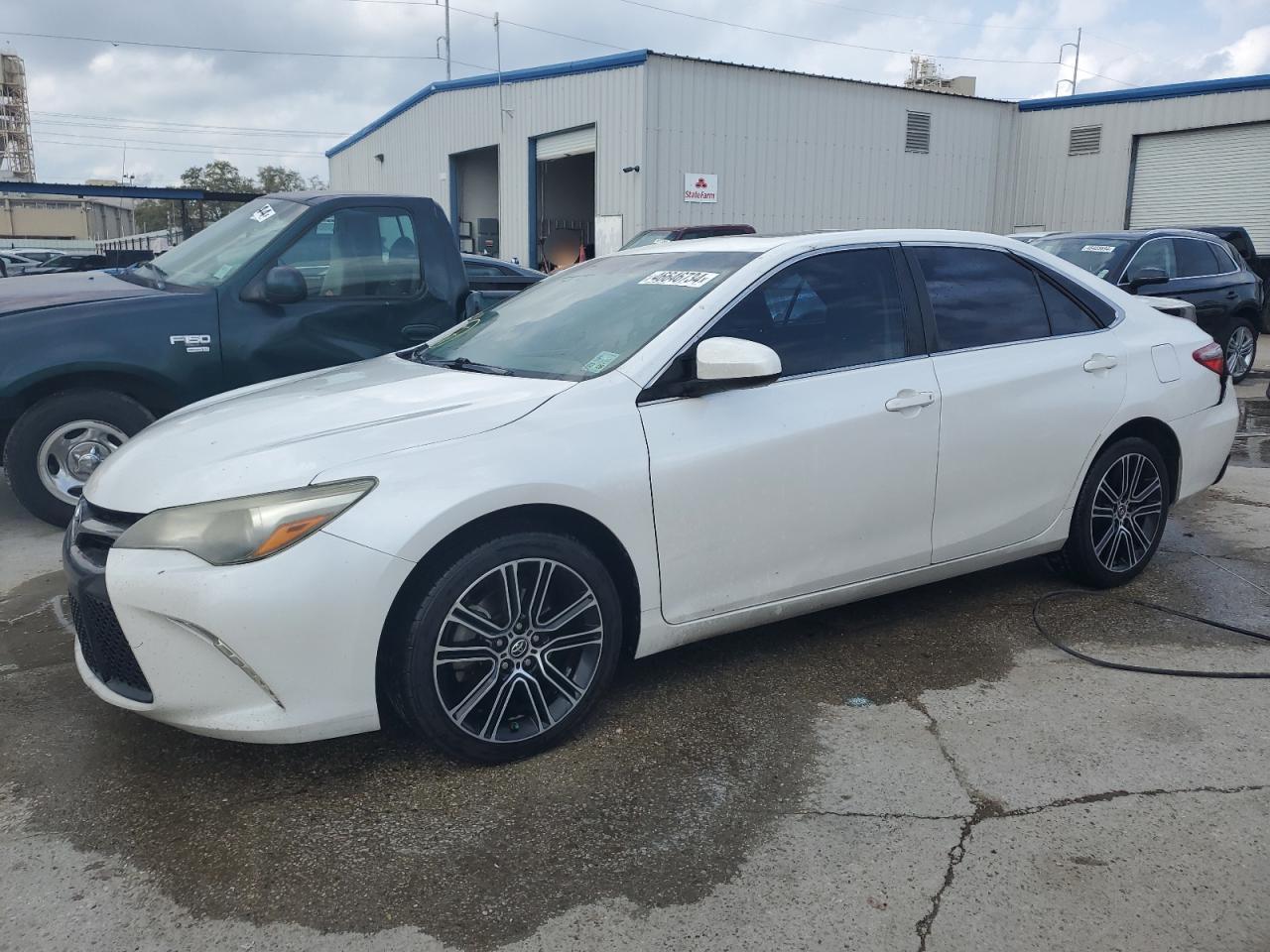 2016 TOYOTA CAMRY LE car image