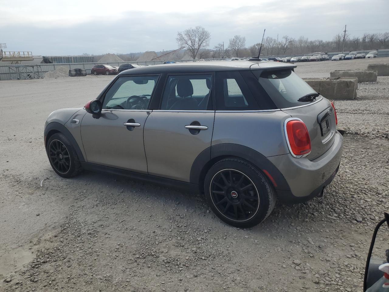 2017 MINI COOPER - Фото 2