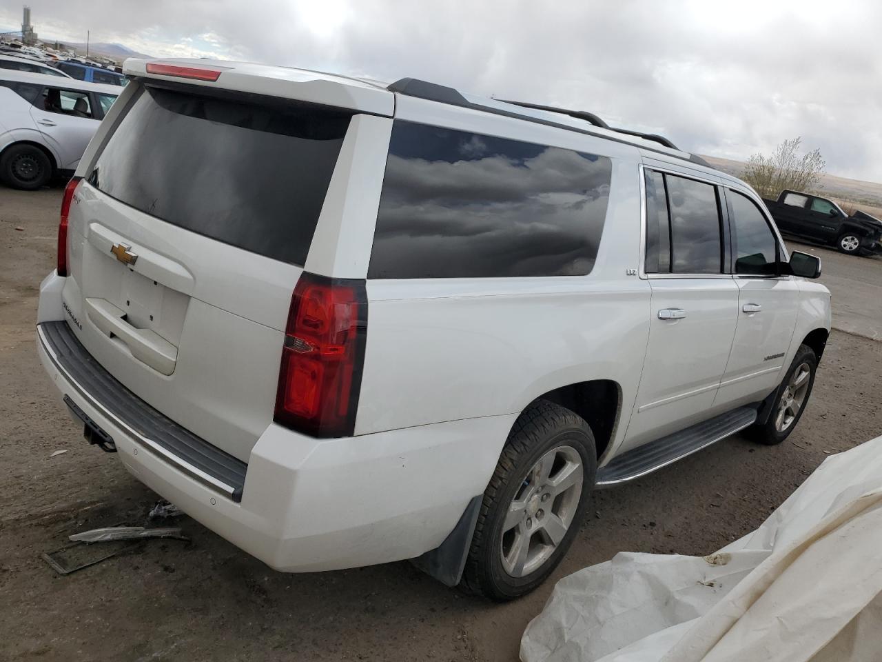 2016 CHEVROLET SUBURBAN K - Фото 3