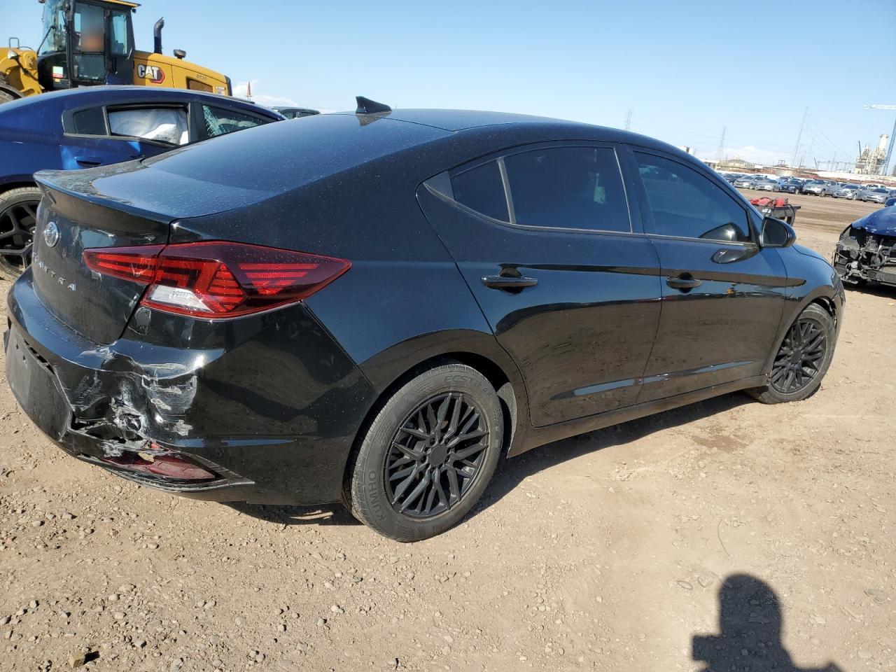 2019 HYUNDAI ELANTRA SE - Фото 3