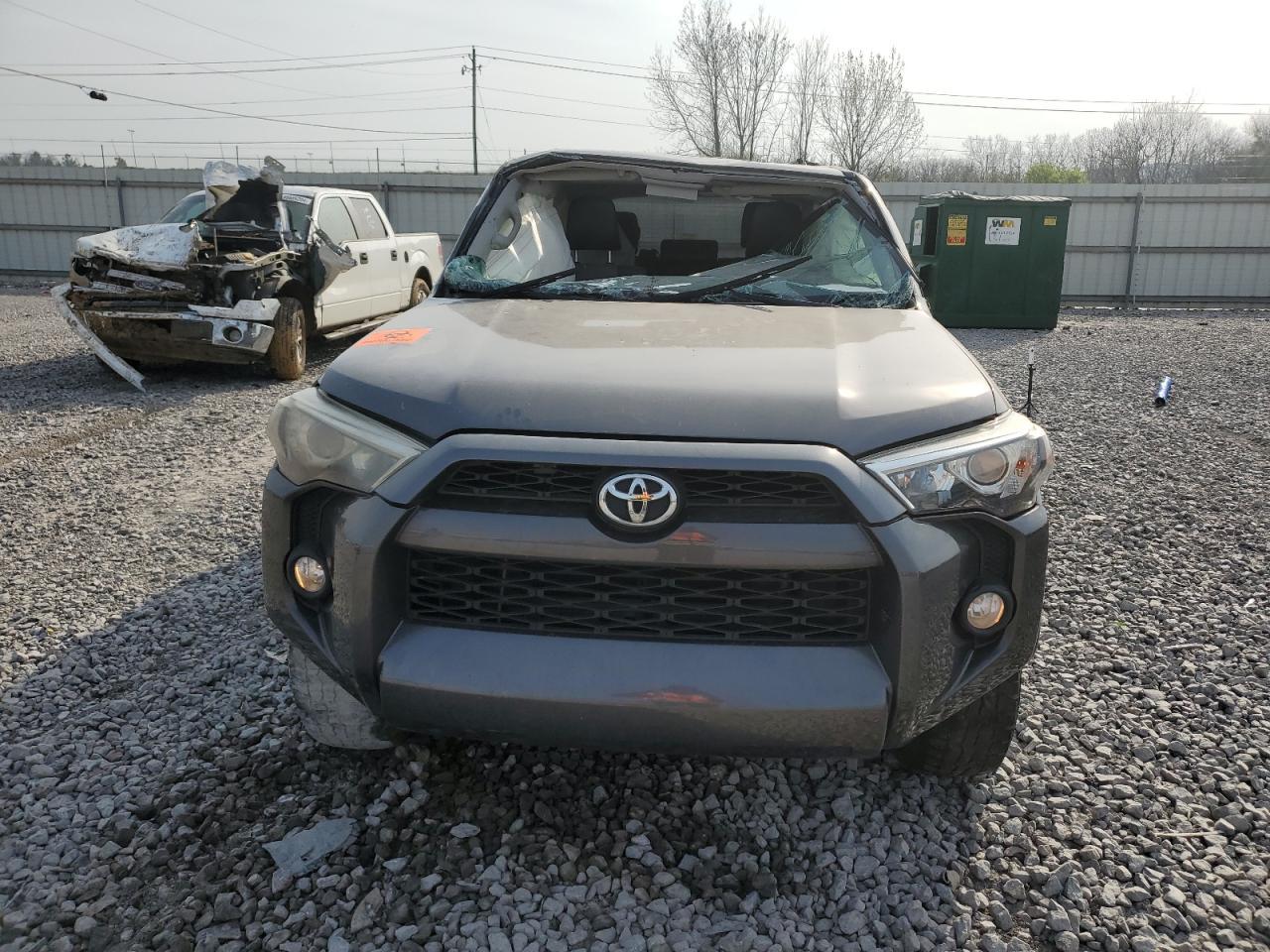 2017 TOYOTA 4RUNNER SR - Фото 5