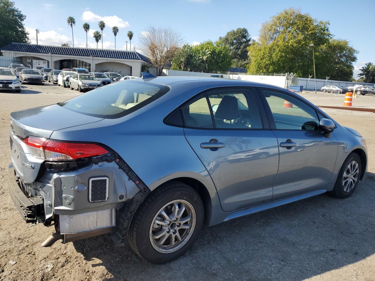 2021 TOYOTA COROLLA LE - Фото 3