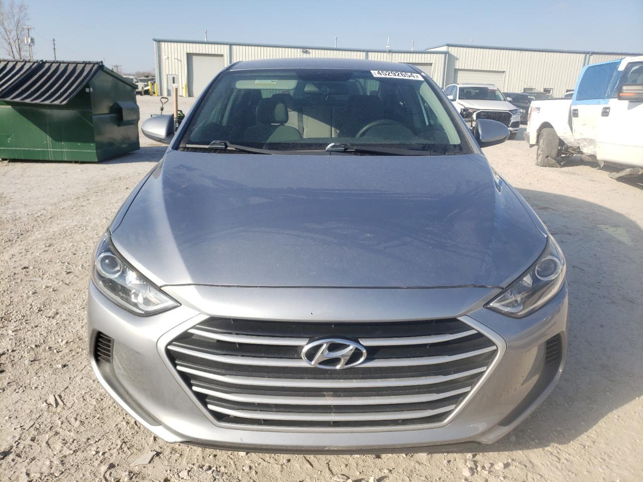 2017 HYUNDAI ELANTRA SE - Фото 5