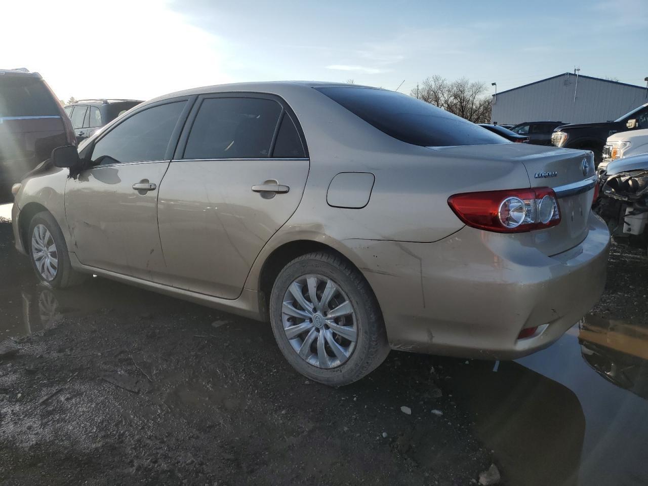 2013 TOYOTA COROLLA BA - Фото 2