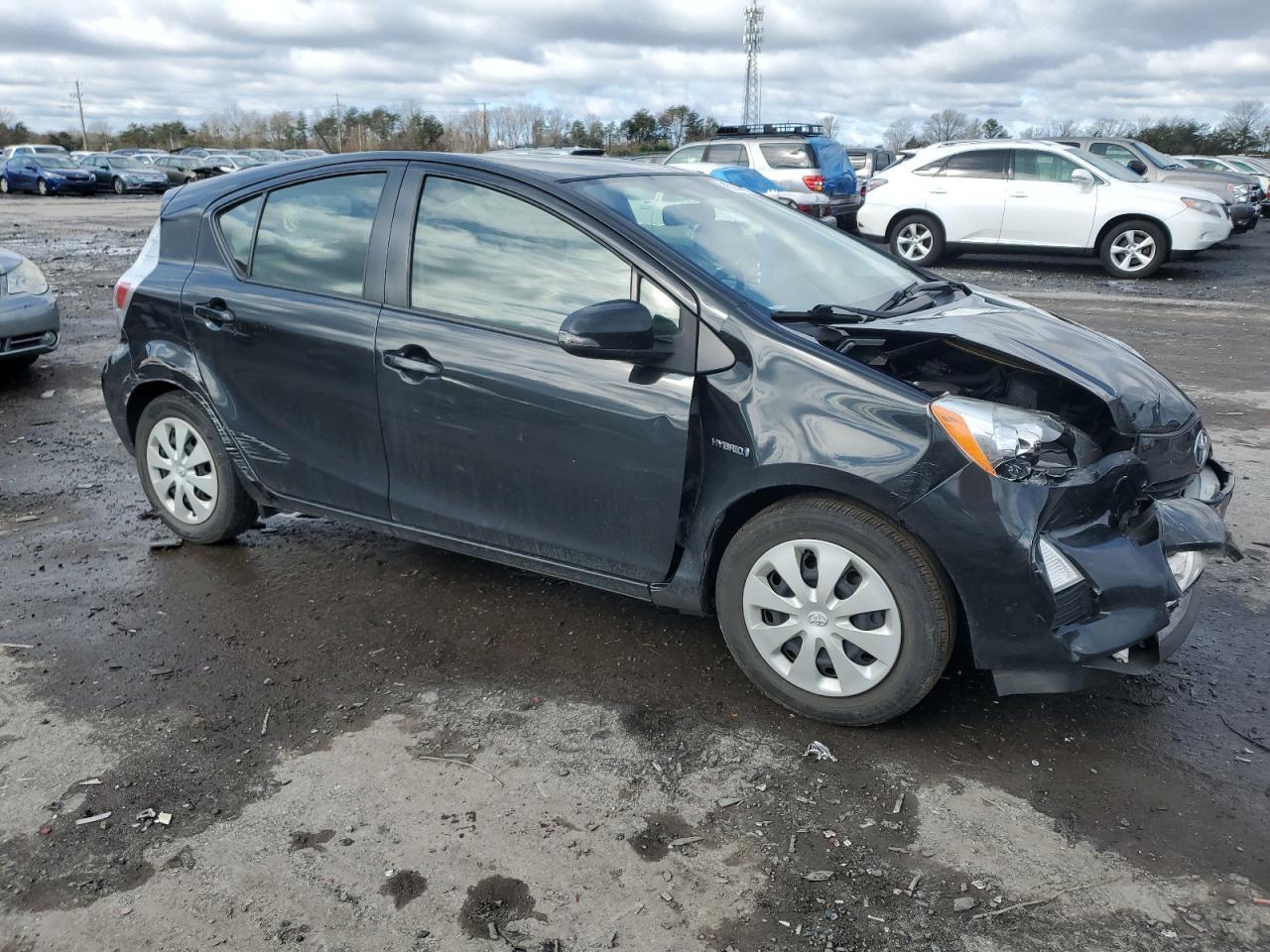 2013 TOYOTA PRIUS C - Фото 4