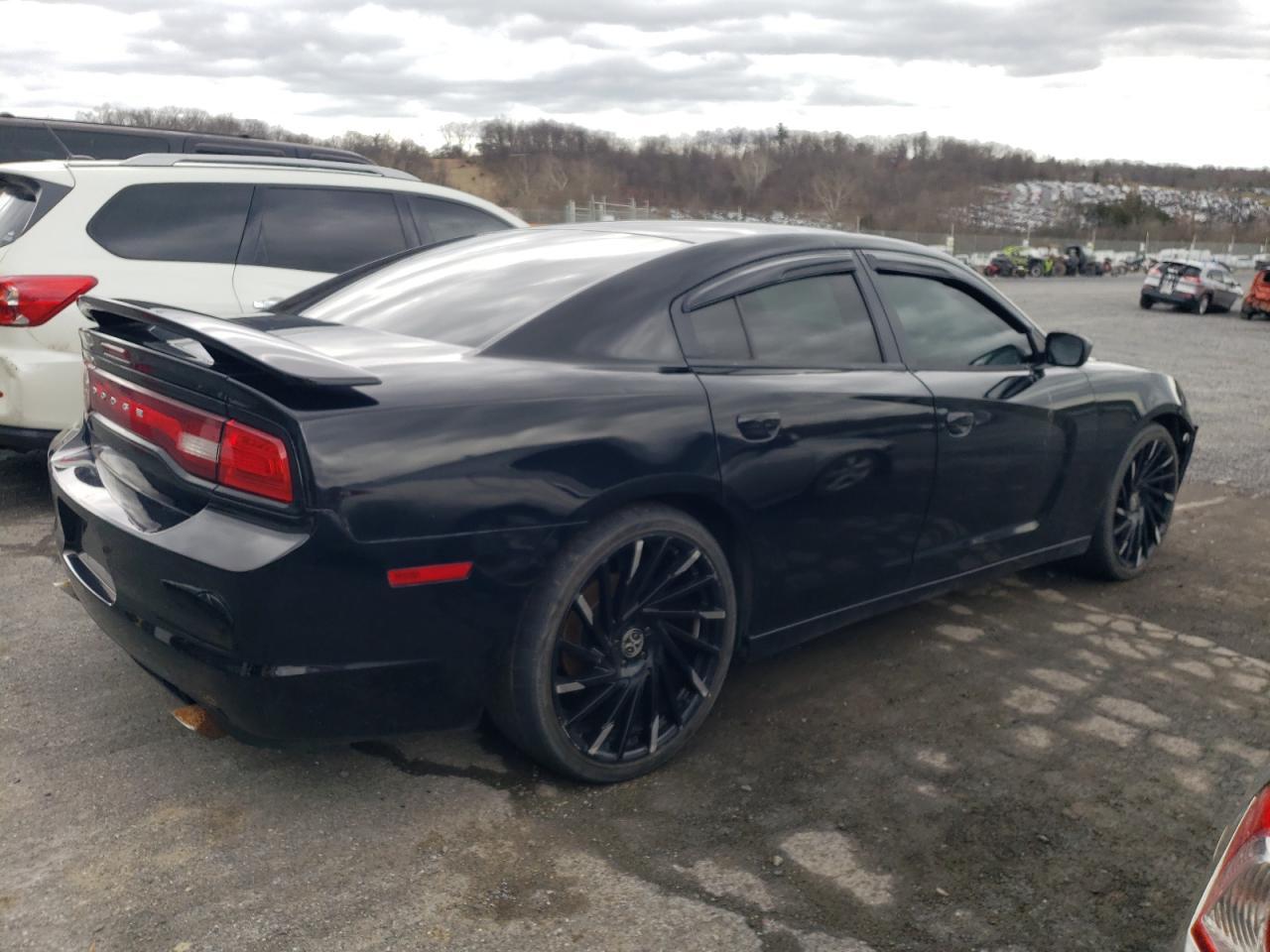 2013 DODGE CHARGER SE - Фото 3