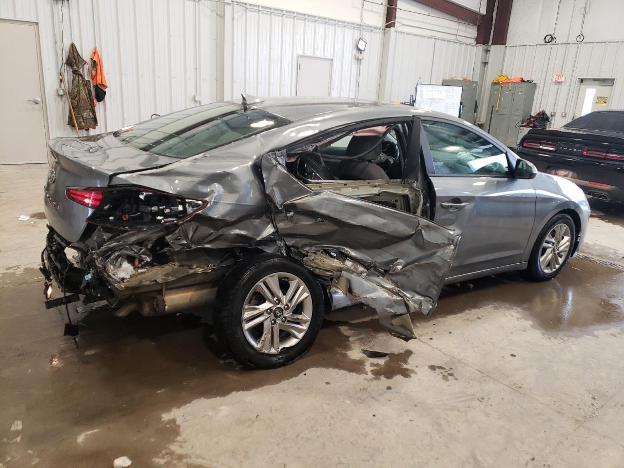 2019 HYUNDAI ELANTRA SE - Фото 3