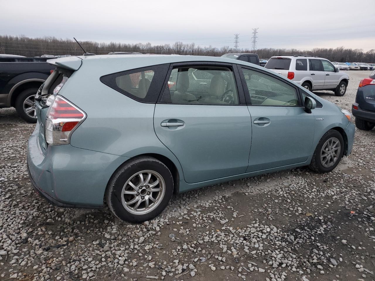 2017 TOYOTA PRIUS V - Фото 3