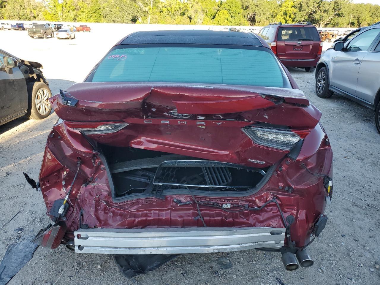 2018 TOYOTA CAMRY XSE - Image 6