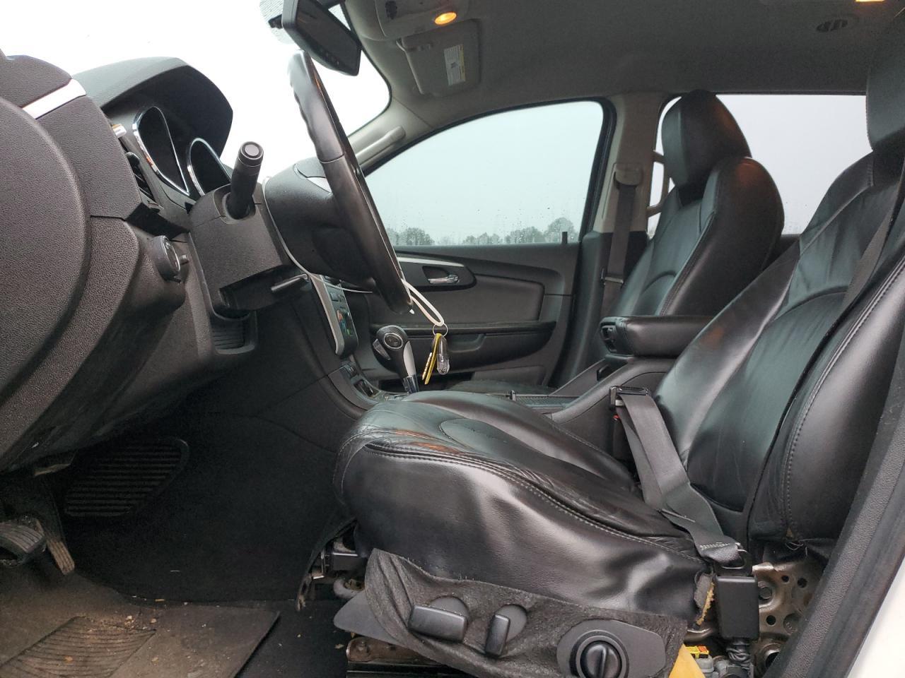 2012 CHEVROLET TRAVERSE L - Image 7