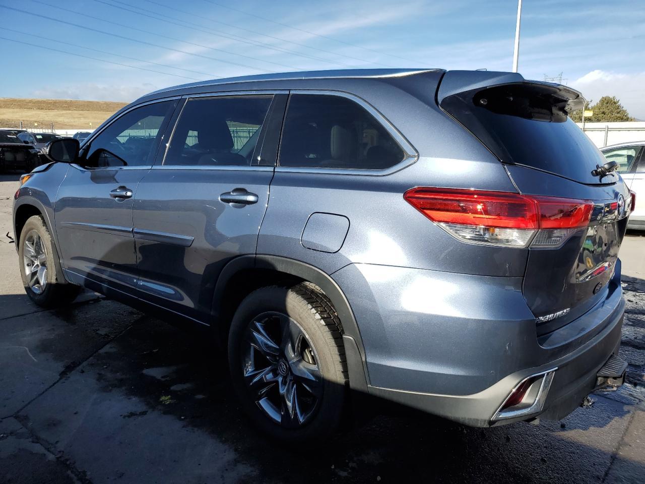 2019 TOYOTA HIGHLANDER - Image 2