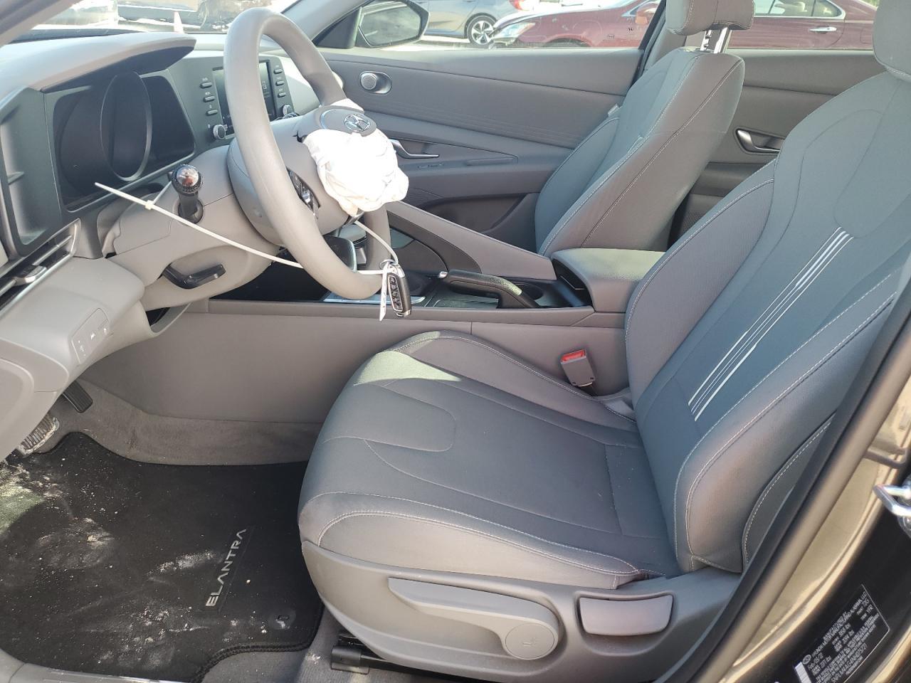 2022 HYUNDAI ELANTRA SE - Image 7