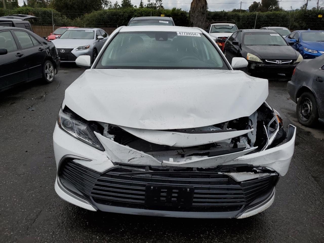 2023 TOYOTA CAMRY LE - Фото 5