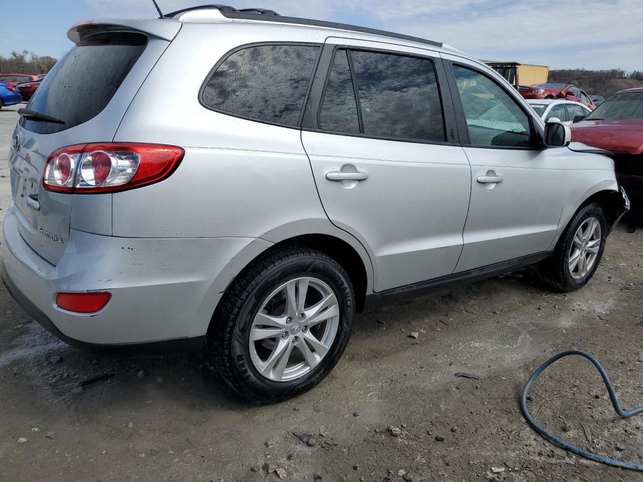 2011 HYUNDAI SANTA FE S - Image 3
