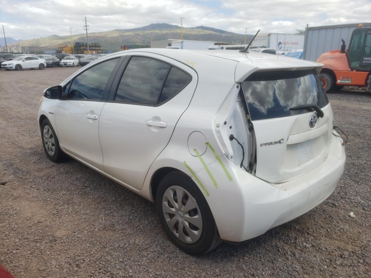 2013 TOYOTA PRIUS C - Image 2