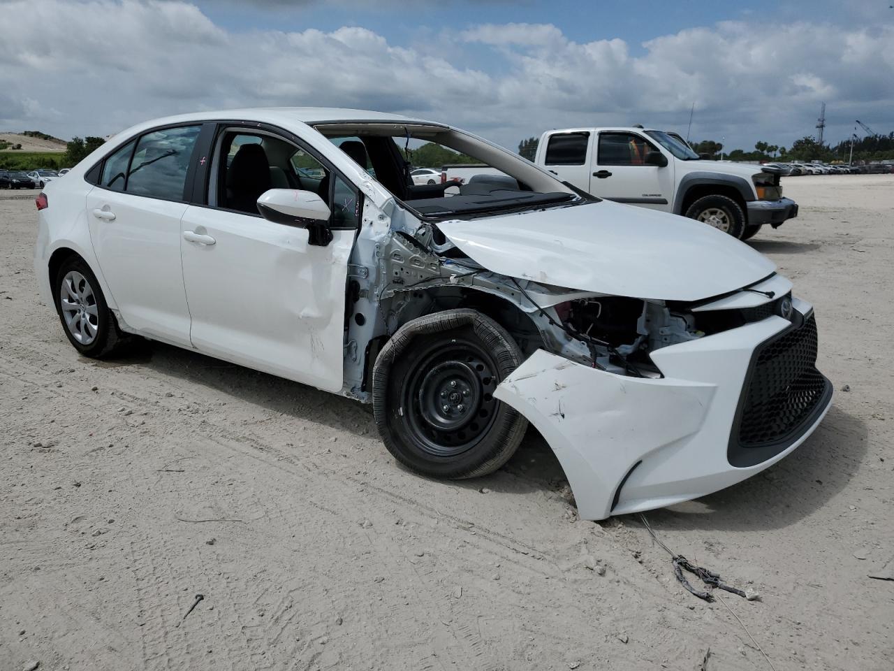 2022 TOYOTA COROLLA LE - Image 4