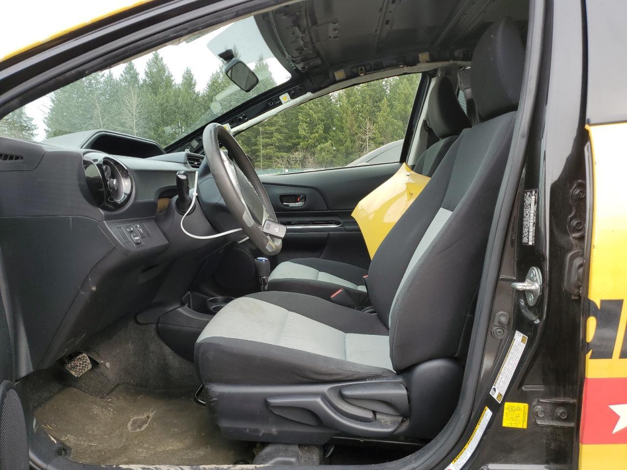 2015 TOYOTA PRIUS C - Image 7