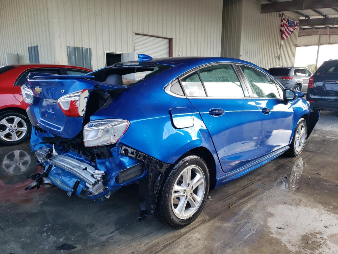 2017 CHEVROLET CRUZE LT - Image 3