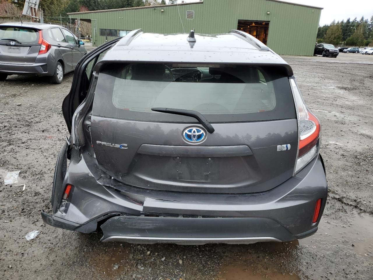 2019 TOYOTA PRIUS C - Фото 6