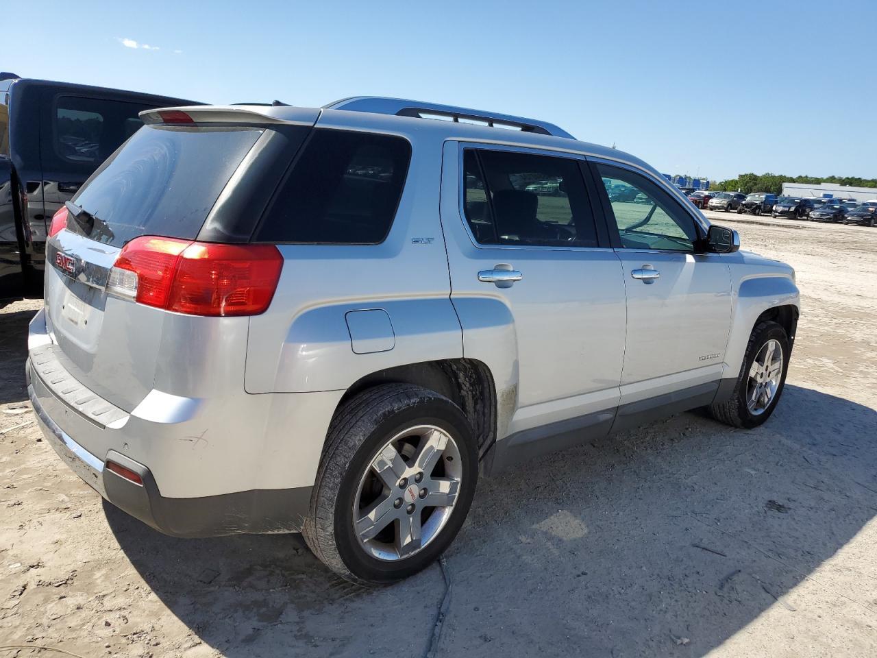 2012 GMC TERRAIN SL - Image 3