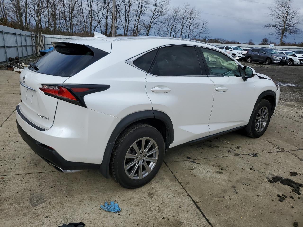 2017 LEXUS NX 200T BA - Фото 3