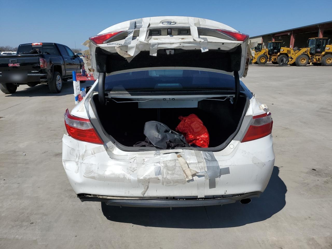 2016 TOYOTA CAMRY LE - Фото 6